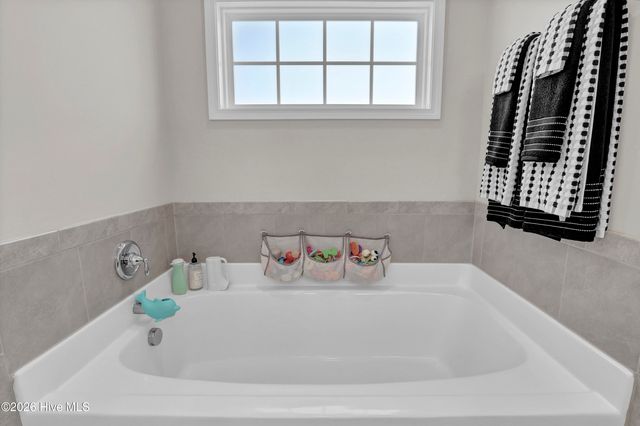 402 Reynolds Court, Sneads Ferry, NC 28460