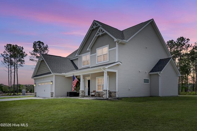 402 Reynolds Court, Sneads Ferry, NC 28460