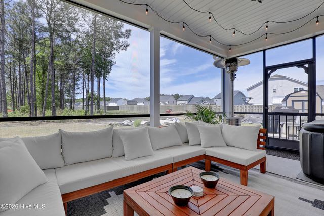 402 Reynolds Court, Sneads Ferry, NC 28460