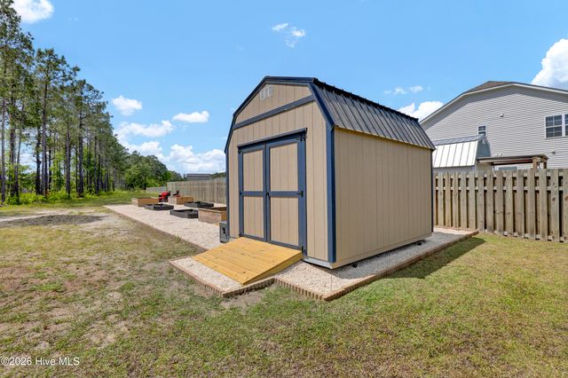 402 Reynolds Court, Sneads Ferry, NC 28460