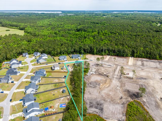 402 Reynolds Court, Sneads Ferry, NC 28460