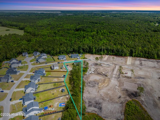 402 Reynolds Court, Sneads Ferry, NC 28460