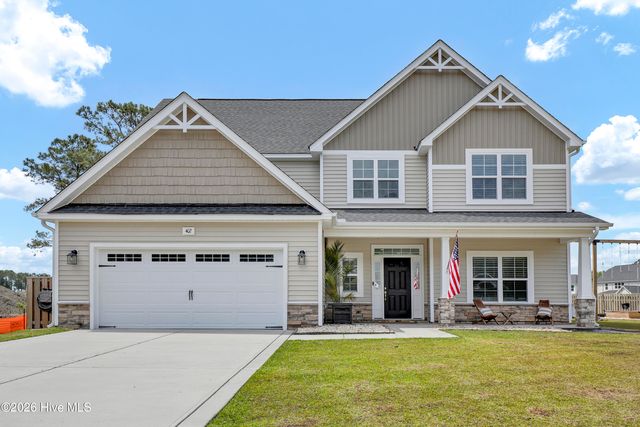 402 Reynolds Court, Sneads Ferry, NC 28460