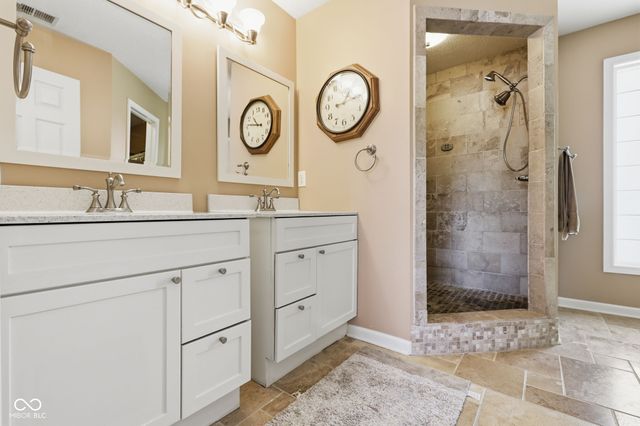 8240 Thorn Bend Drive, Indianapolis, IN 46278