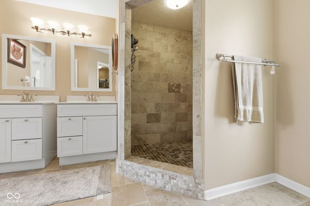 8240 Thorn Bend Drive, Indianapolis, IN 46278