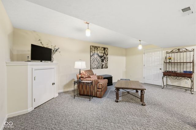 8240 Thorn Bend Drive, Indianapolis, IN 46278