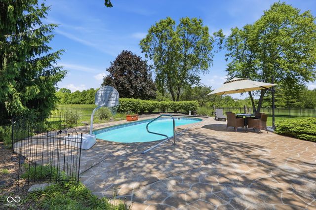 8240 Thorn Bend Drive, Indianapolis, IN 46278