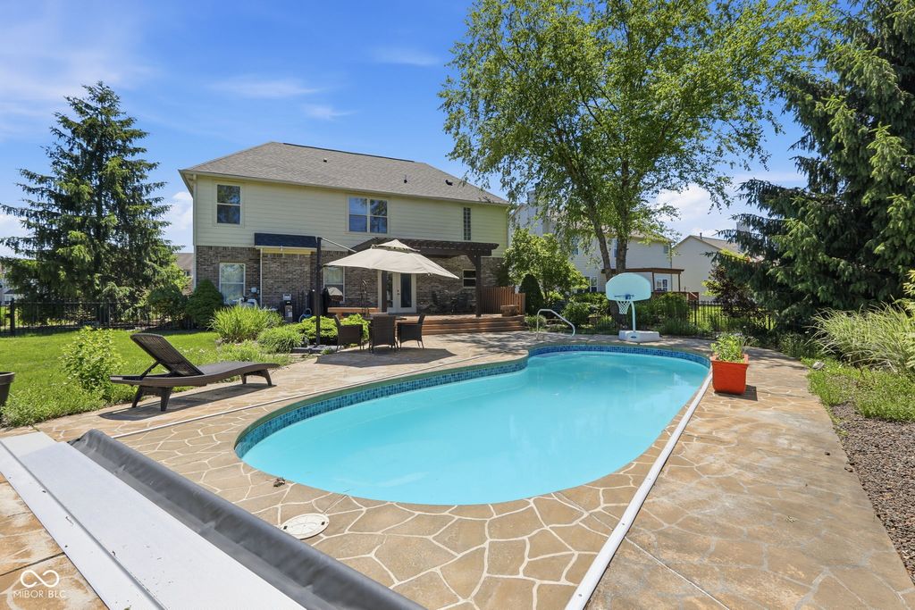 8240 Thorn Bend Drive, Indianapolis, IN 46278