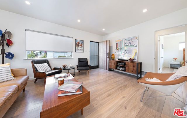 1014 Pier Avenue, Santa Monica, CA 90405
