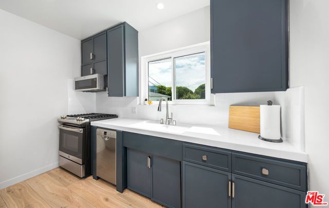 1014 Pier Avenue, Santa Monica, CA 90405