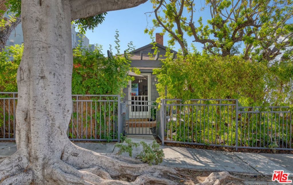 1014 Pier Avenue, Santa Monica, CA 90405
