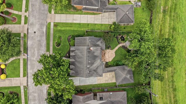 15122 Greenleaf Lane, Houston, TX 77062