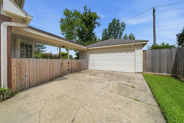 15122 Greenleaf Lane, Houston, TX 77062