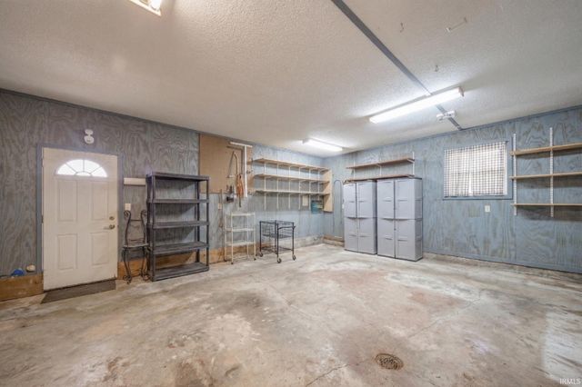 3200 E Kendall Lane, Muncie, IN 47303