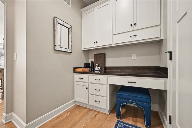 9297 Lime Stone Road, Parkville, MO 64152