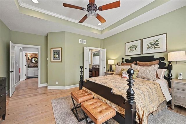 9297 Lime Stone Road, Parkville, MO 64152