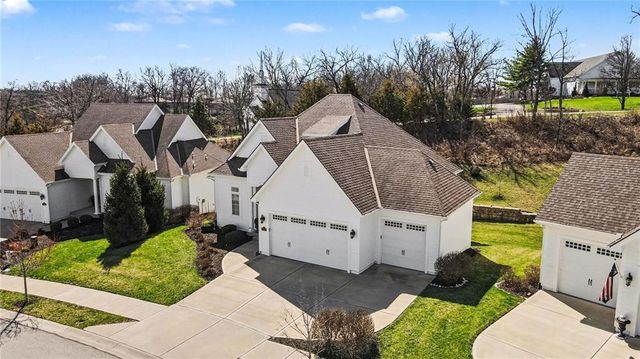 9297 Lime Stone Road, Parkville, MO 64152