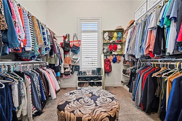 9297 Lime Stone Road, Parkville, MO 64152