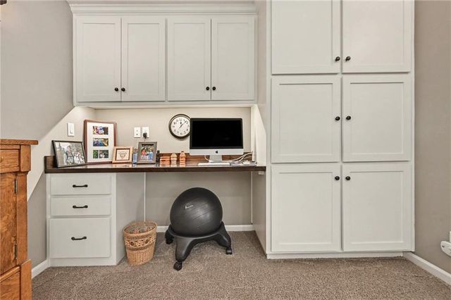 9297 Lime Stone Road, Parkville, MO 64152