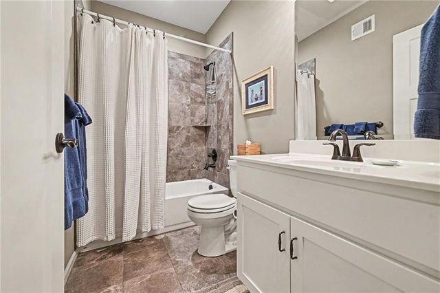 9297 Lime Stone Road, Parkville, MO 64152