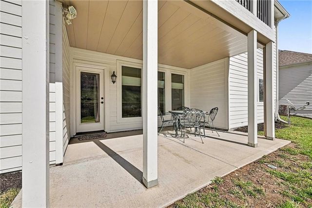 9297 Lime Stone Road, Parkville, MO 64152