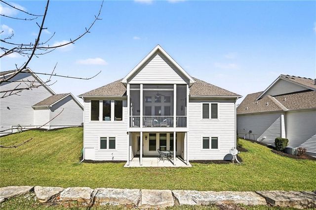 9297 Lime Stone Road, Parkville, MO 64152