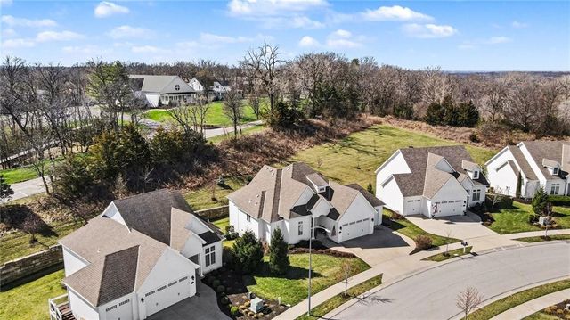 9297 Lime Stone Road, Parkville, MO 64152