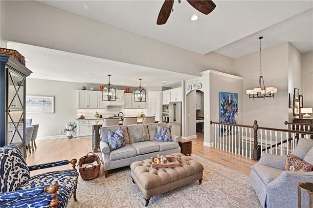 9297 Lime Stone Road, Parkville, MO 64152