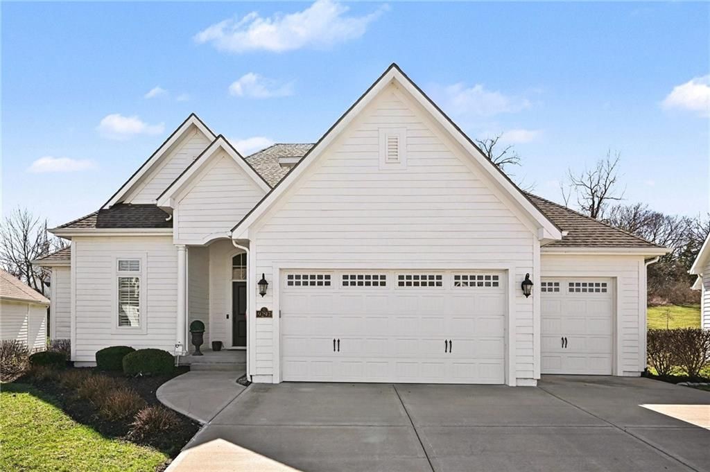 9297 Lime Stone Road, Parkville, MO 64152