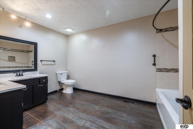 3606 S 74th Street, Omaha, NE 68124