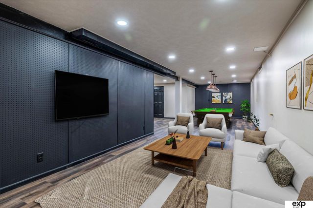 3606 S 74th Street, Omaha, NE 68124