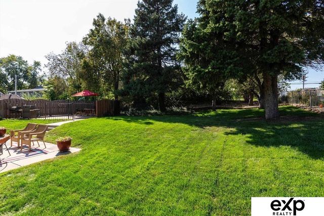 3606 S 74th Street, Omaha, NE 68124