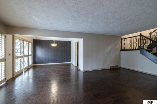 3606 S 74th Street, Omaha, NE 68124