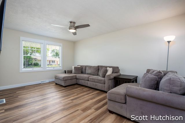 4171 Miramar Avenue NE, Grand Rapids, MI 49525