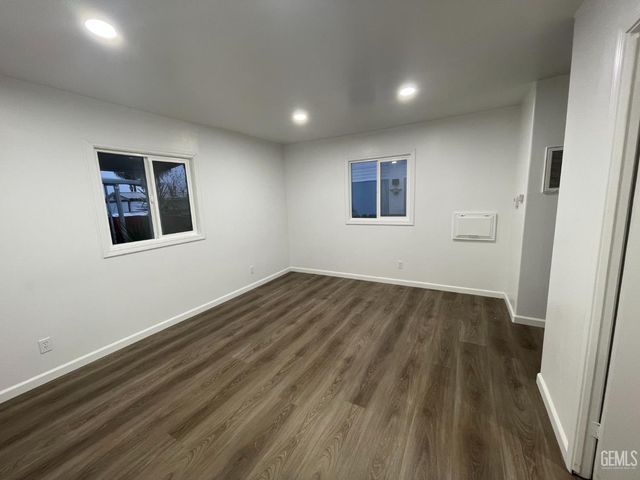 16 Torrey Pine Lane, Bakersfield, CA 93308