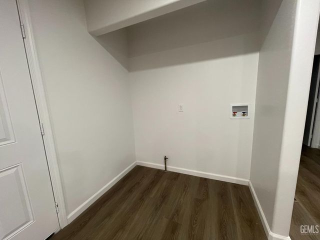16 Torrey Pine Lane, Bakersfield, CA 93308