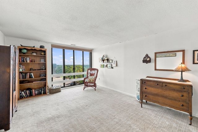 406 Paradise Road 3H, Swampscott, MA 01907