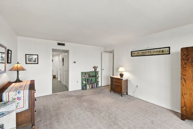 406 Paradise Road 3H, Swampscott, MA 01907