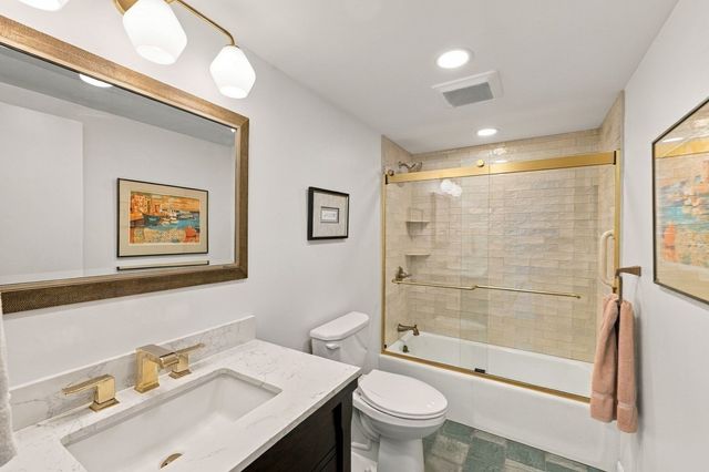 406 Paradise Road 3H, Swampscott, MA 01907