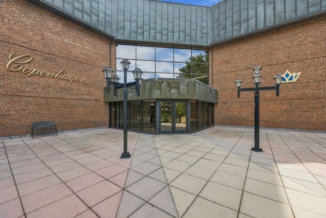 406 Paradise Road 3H, Swampscott, MA 01907