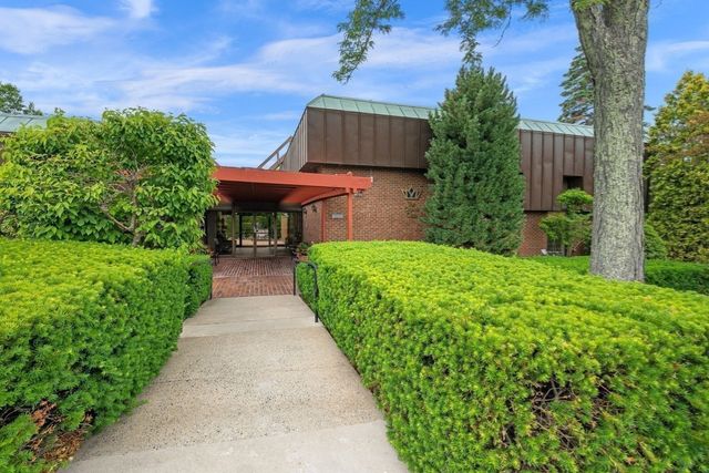 406 Paradise Road 3H, Swampscott, MA 01907