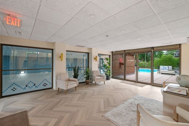 406 Paradise Road 3H, Swampscott, MA 01907