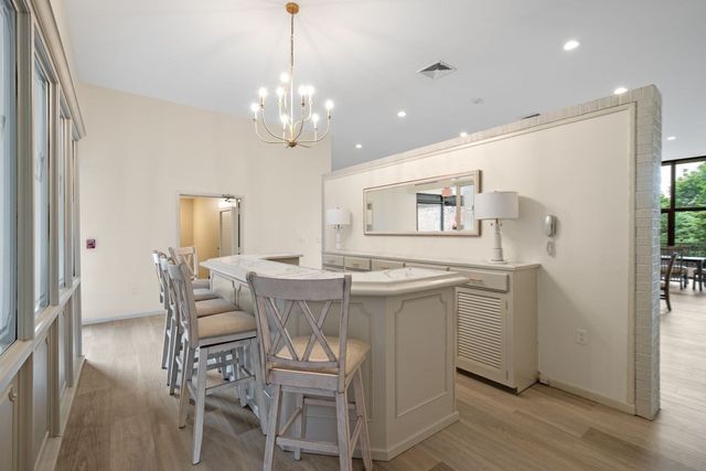 406 Paradise Road 3H, Swampscott, MA 01907