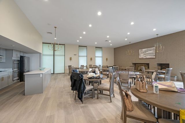 406 Paradise Road 3H, Swampscott, MA 01907
