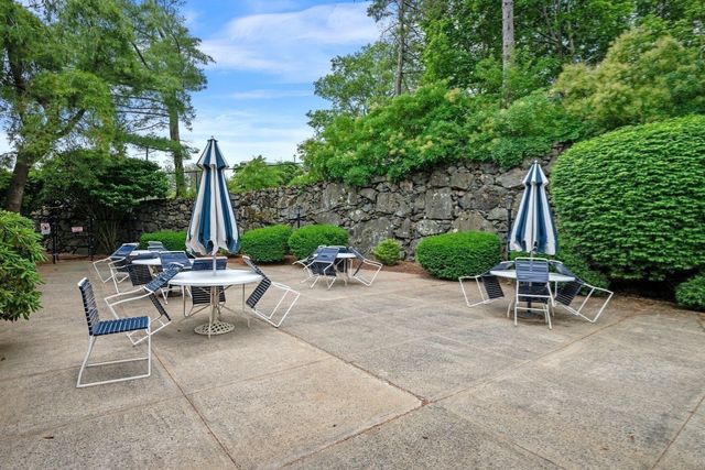 406 Paradise Road 3H, Swampscott, MA 01907