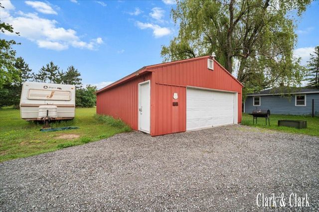 1511 E Croton Drive, Newaygo, MI 49337