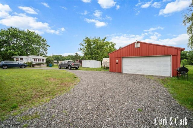 1511 E Croton Drive, Newaygo, MI 49337
