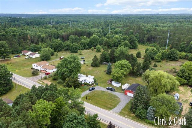 1511 E Croton Drive, Newaygo, MI 49337