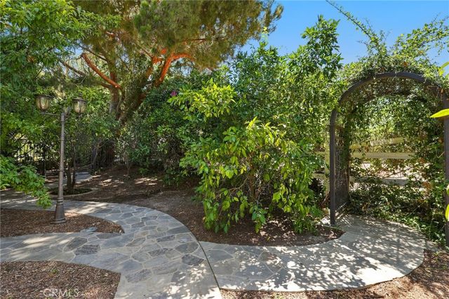 752 N Creekview, Orange, CA 92869