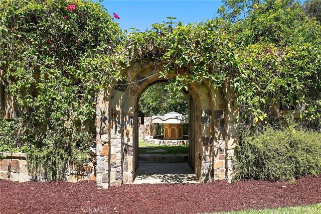 752 N Creekview, Orange, CA 92869